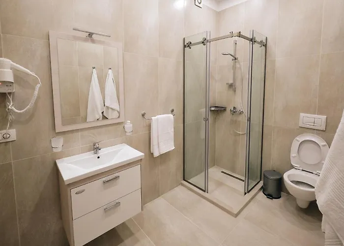 מלון In Center טיראנה