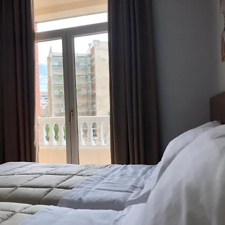 In Center Hotel